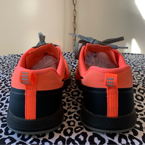 Nike Metcon FlyWire Cross-Training Sneakers - Picture 4 of 12